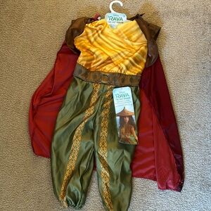 NWT Raya costume / 4-6 size